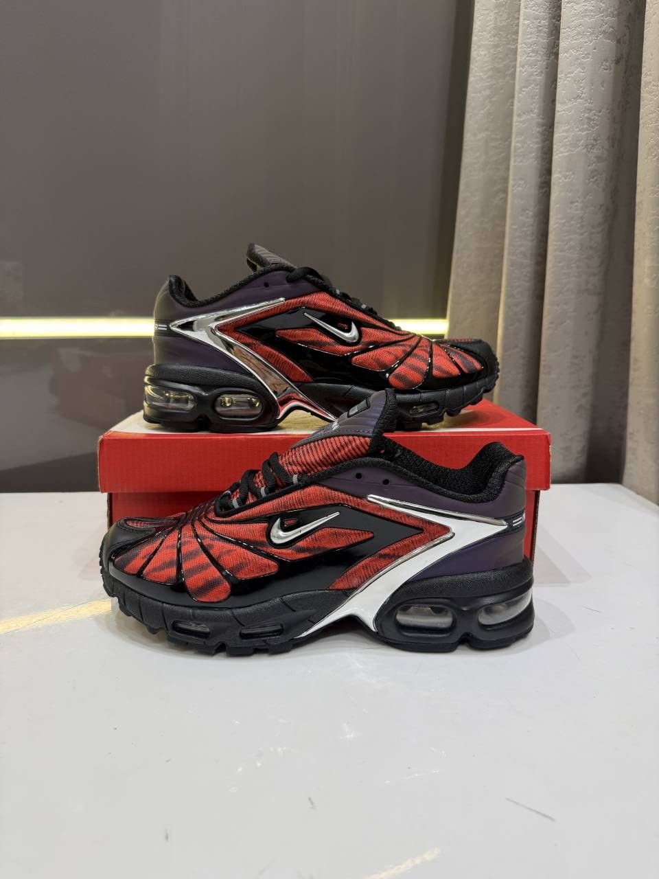 Nikkee Air Max Tailwind V x Skepta Bloody Chrome Fix