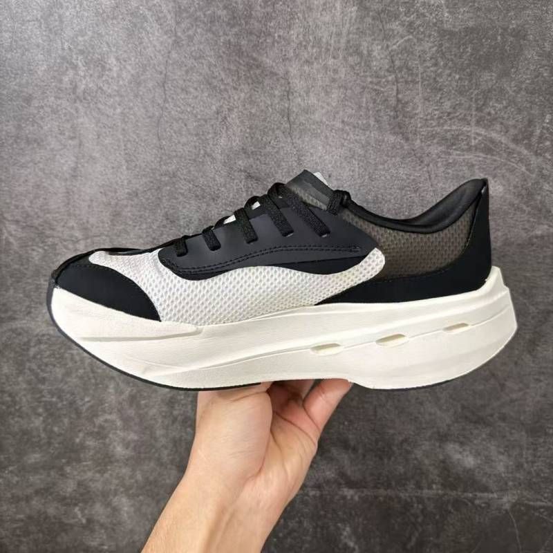 On RUNNING CLOUDBOOM volt PAF black