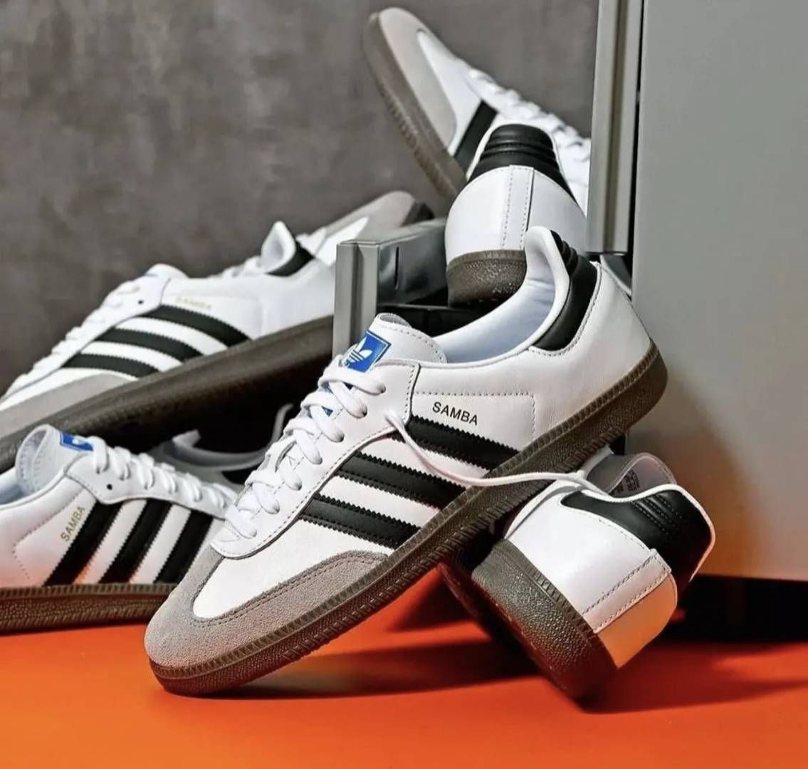 ADIDAAS SAMBA WHITE BLACK WITH KEYCHAIN WOMENS FIX