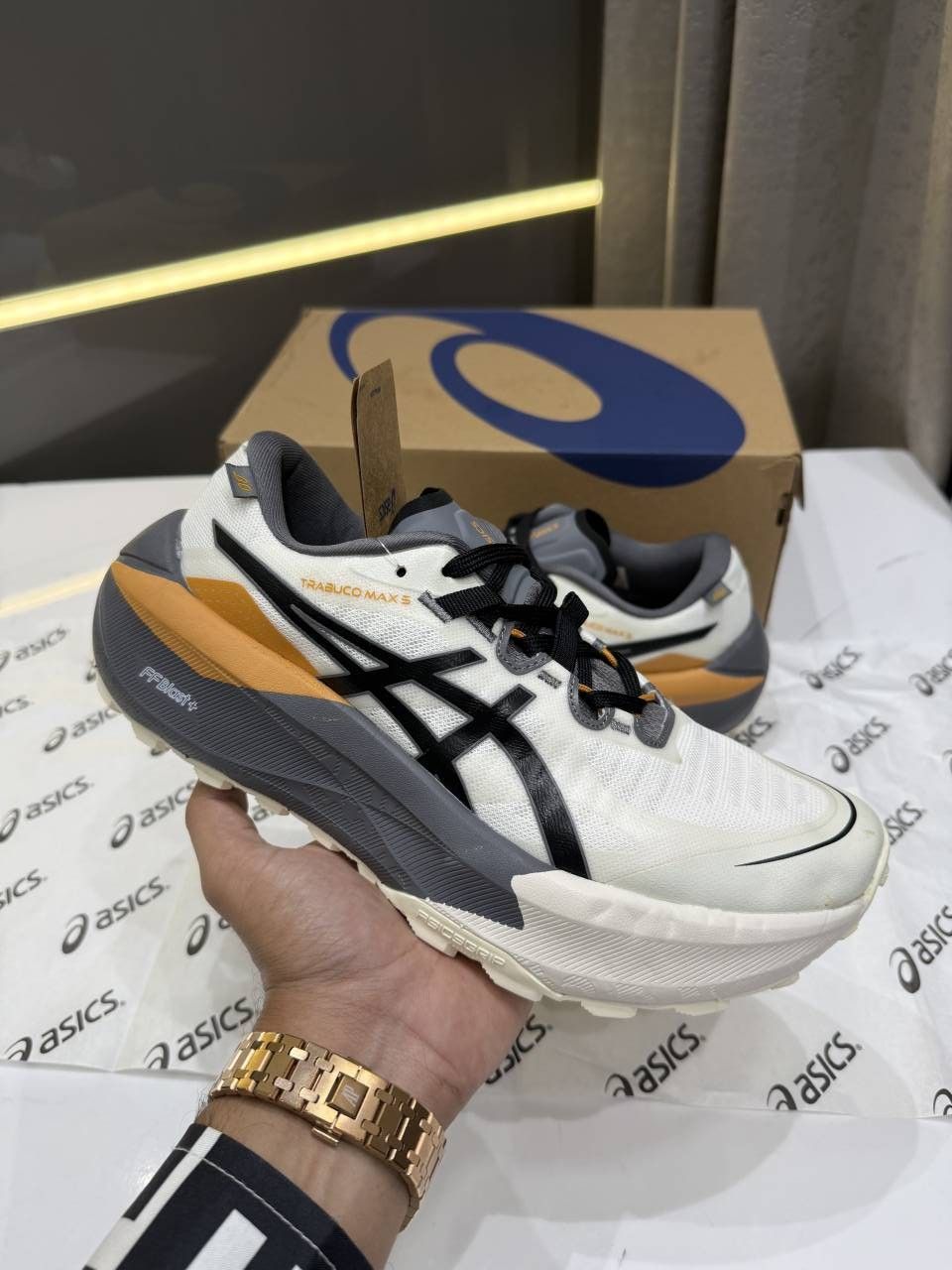 Asiccs Trabuco Max 5 Go Cream Carbon Black Fix