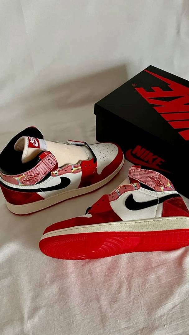 NIK AIR JORDAN RETRO 1 HIG SPIDERVERSE SPIDERMAN VERSION SEMI UA