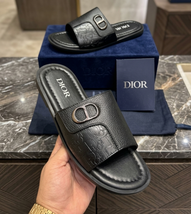 DIO.R MONOGRAM PREMIUM BLACK CHAPPAL 052