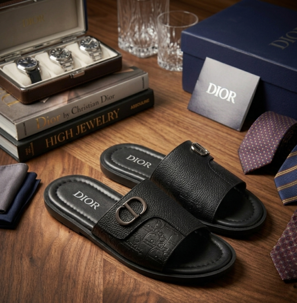 DIO.R MONOGRAM PREMIUM BLACK CHAPPAL 052