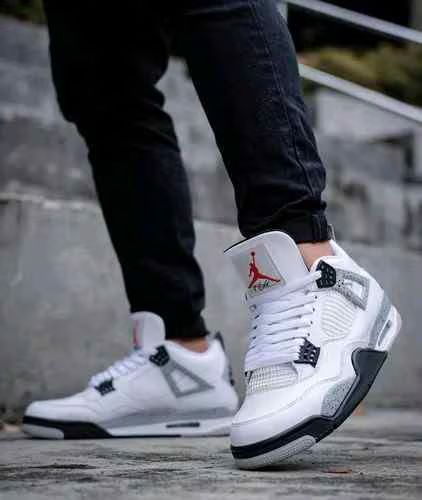 AIR JORDAN RETRO 4 WHITE CEMENT