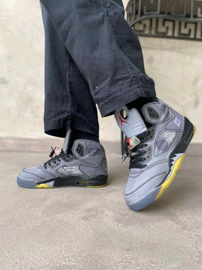 AI_R JORDAN RETRO 5 OF WHITE