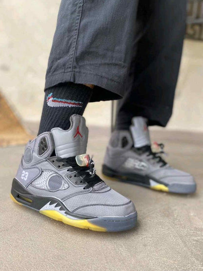 AI_R JORDAN RETRO 5 OF WHITE