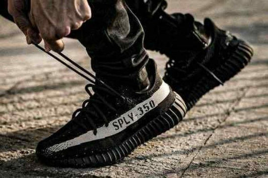 AdiddasS YEEZY 350 V2 Black White Oreo SEMI UA With OG ACCESSORIES
