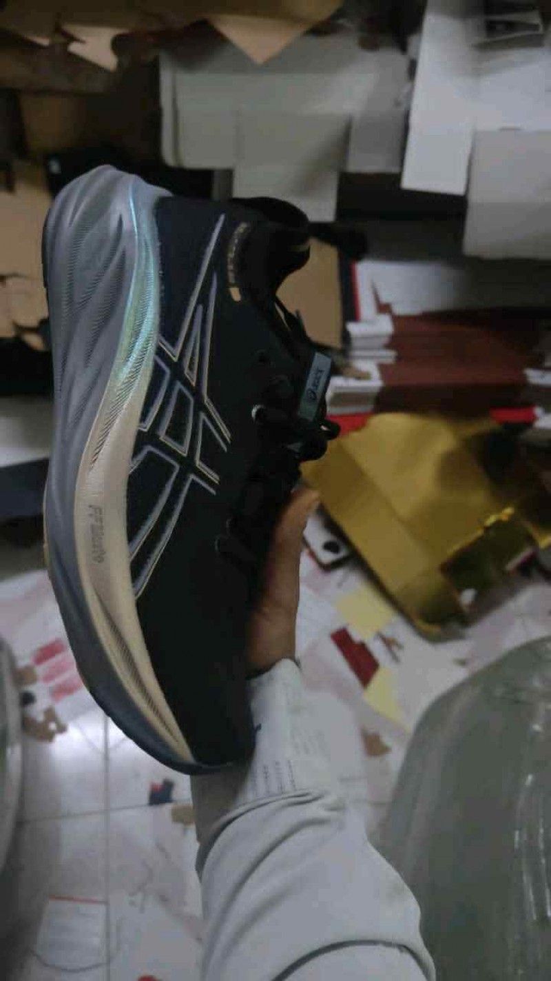 Asiccss Gel-Nimbus 26 Platinum Black Champagne