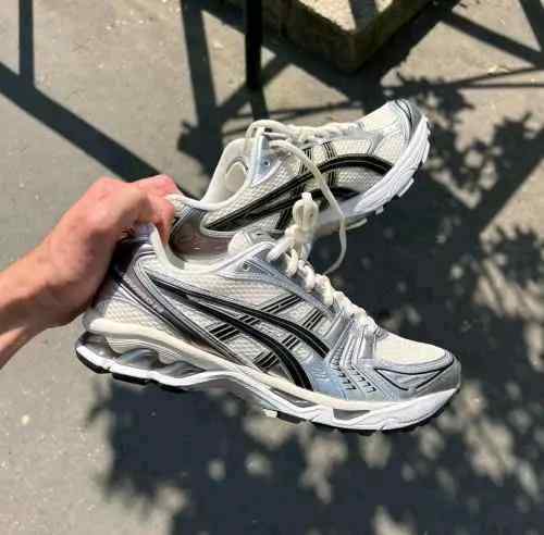 Asiccss Gel Kayano 14 Black Cream Metallic Plum