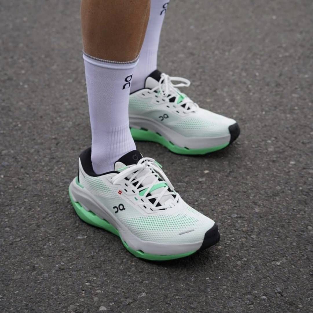 On Cloud Runner 3 Max White Verdite