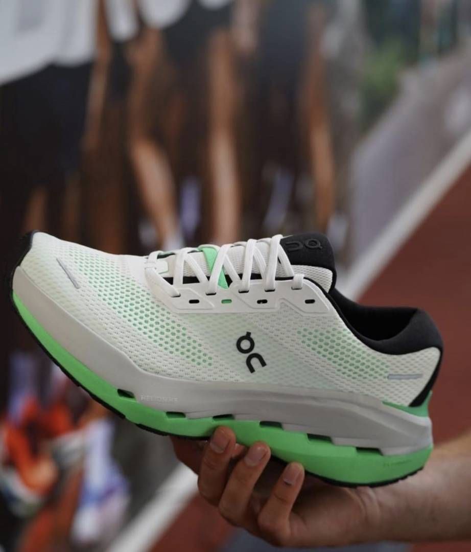 On Cloud Runner 3 Max White Verdite