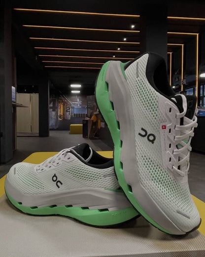 On Cloud Runner 3 Max White Verdite
