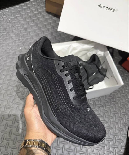 Alo Yoga runner tripple Black