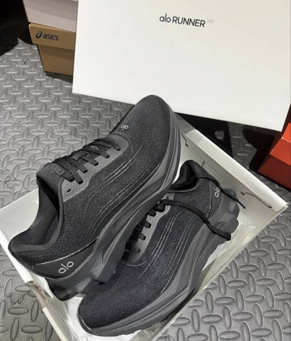 Alo Yoga runner tripple Black