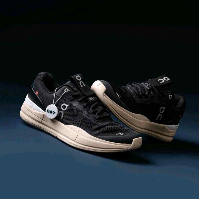 On Running Cloud Roger Pro Black Sand
