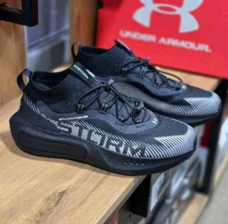 Underr Armou r Phantom 4 Strome Black