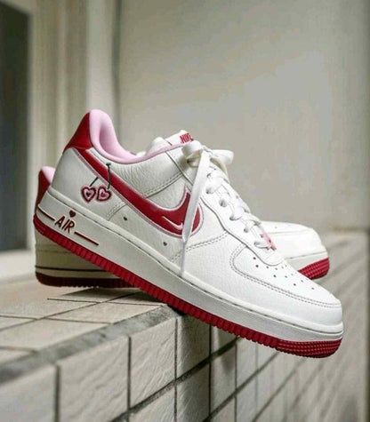 Nikkee airforce 1 Low Valentines Day with og box for her