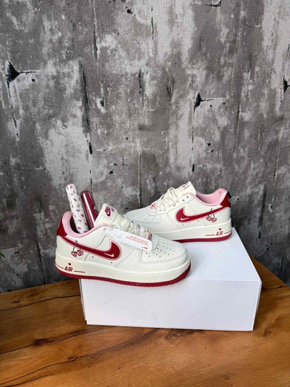 Nikkee airforce 1 Low Valentines Day with og box for her