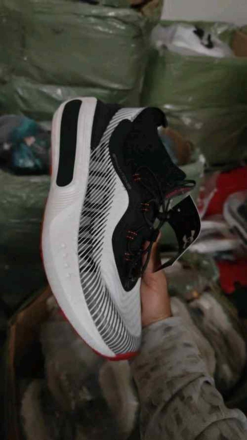 Underr Armour Phantom 4 Strom Grey
