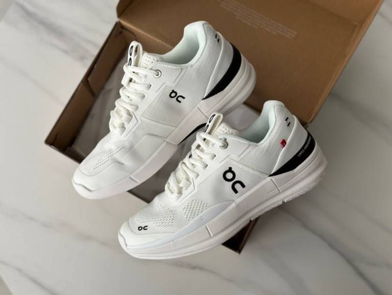 ON CLOUD ROGER PRO WHITE BLACK