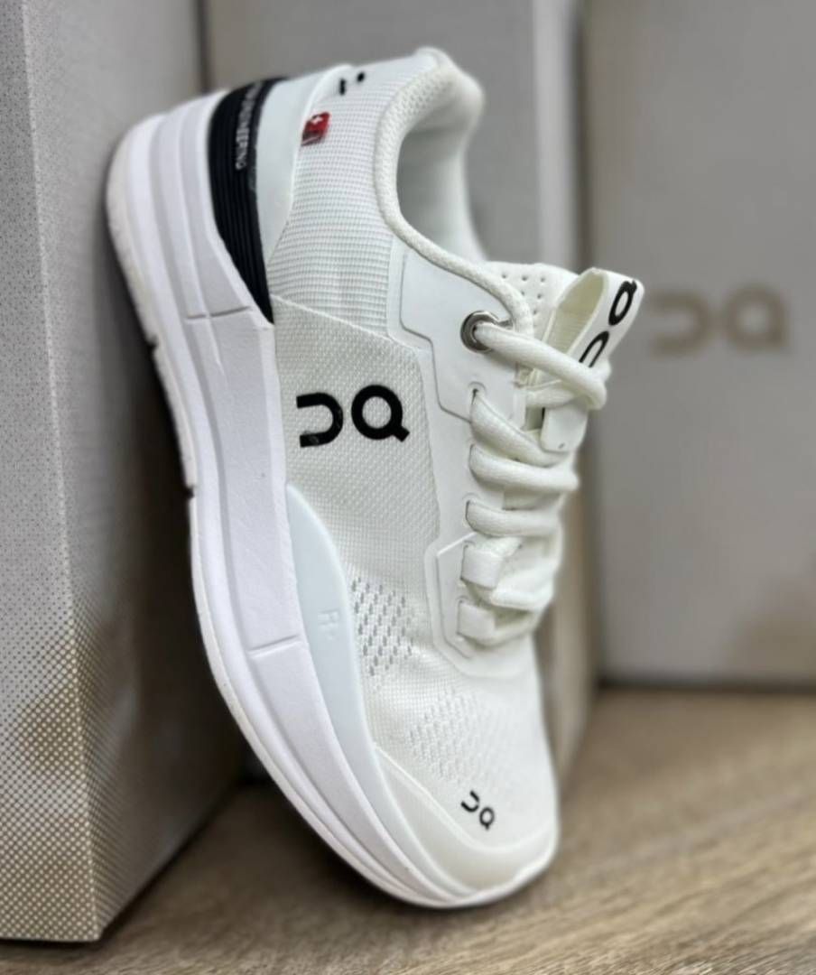 ON CLOUD ROGER PRO WHITE BLACK