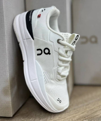 ON CLOUD ROGER PRO WHITE BLACK