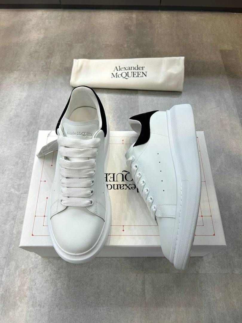Alexander McQuee White Sneakers With Card Bill carry Bag & Og Box