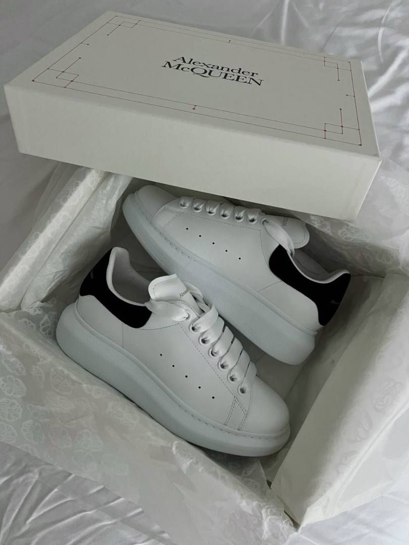 Alexander McQuee White Sneakers With Card Bill carry Bag & Og Box