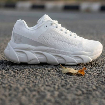Under Armou Halo Runner Triple white