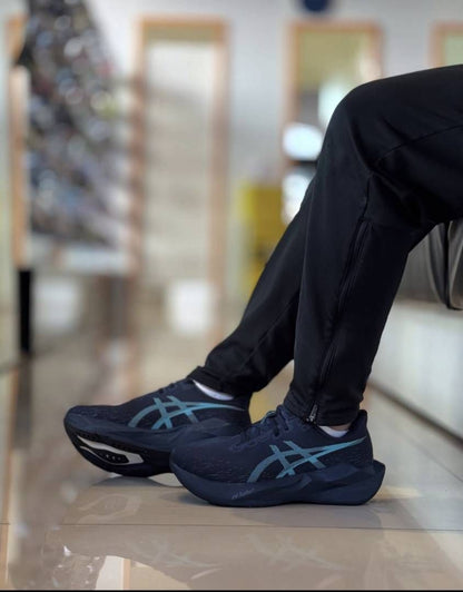 Asic  Novablast 6 indigo blue
