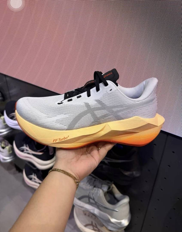 Asic  Novablast 6 White Orange Glow