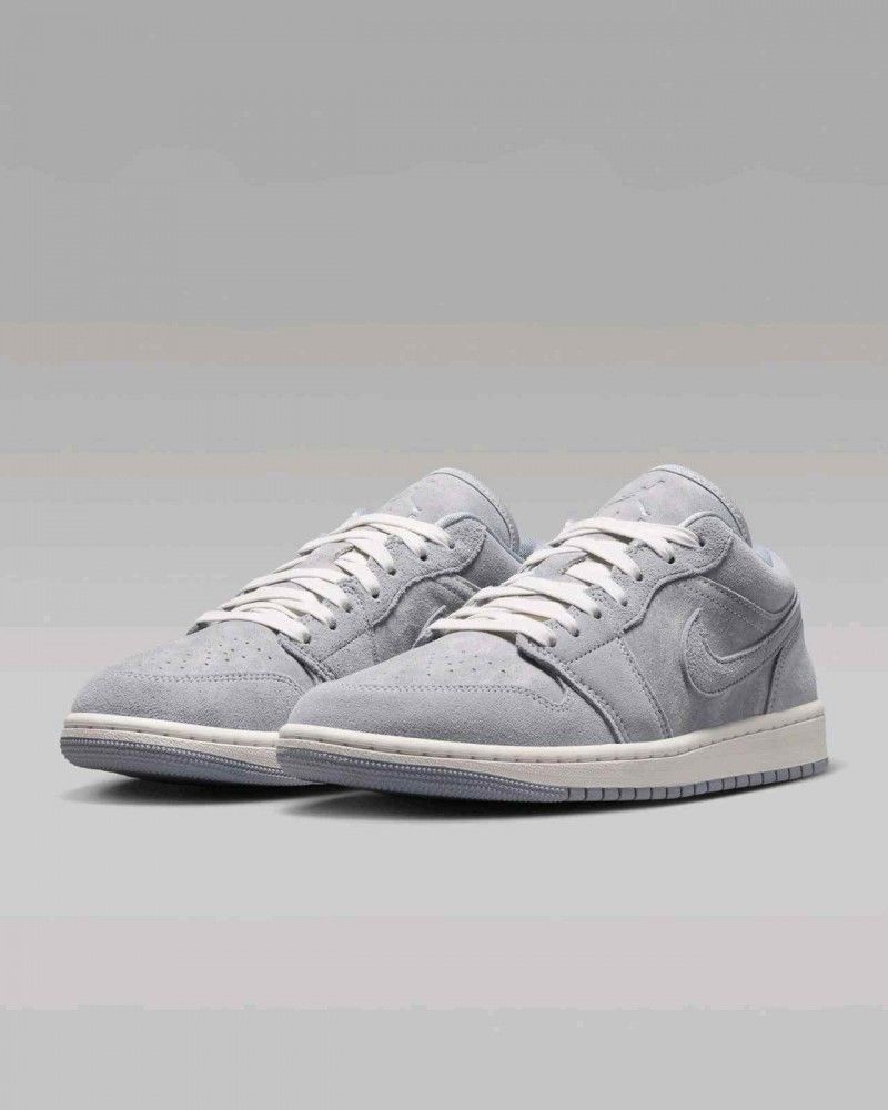 Nikke Air Jordan 1 Low Obsidian Mist