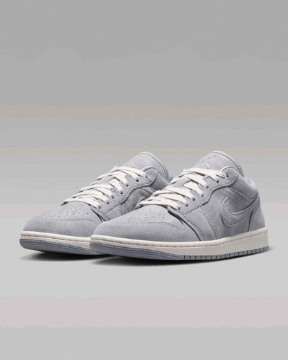Nikke Air Jordan 1 Low Obsidian Mist