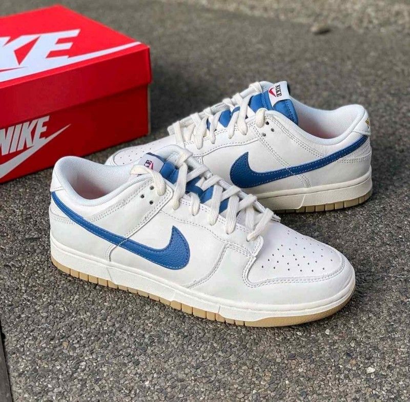 Nikkee Dunk Low SE Sail Dark Marina Blue