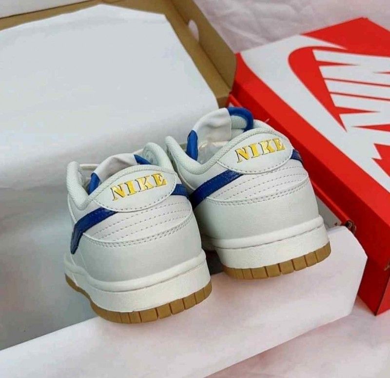 Nikkee Dunk Low SE Sail Dark Marina Blue