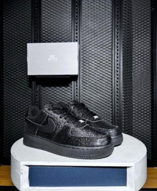 NIK_E AIRFORCE 1 ALL BLACK GLITTER FIX