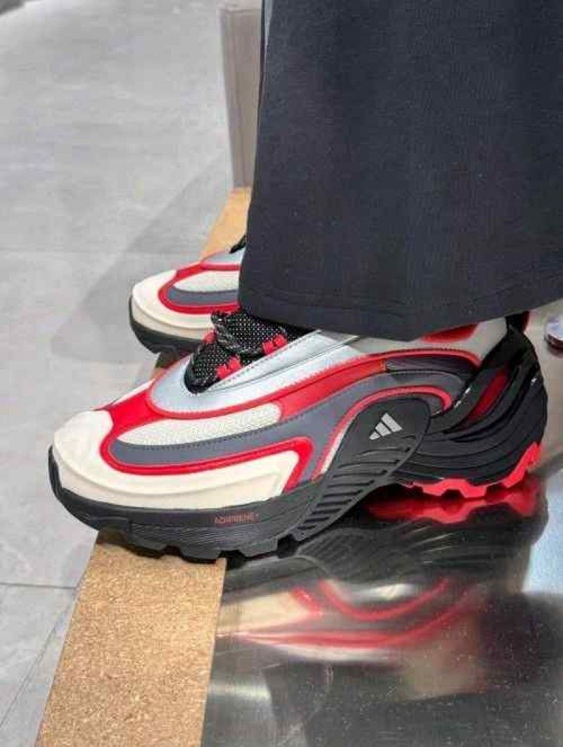 Adiddass Wonder Runner Turbo Red