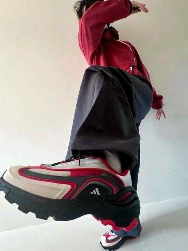 Adiddass Wonder Runner Turbo Red