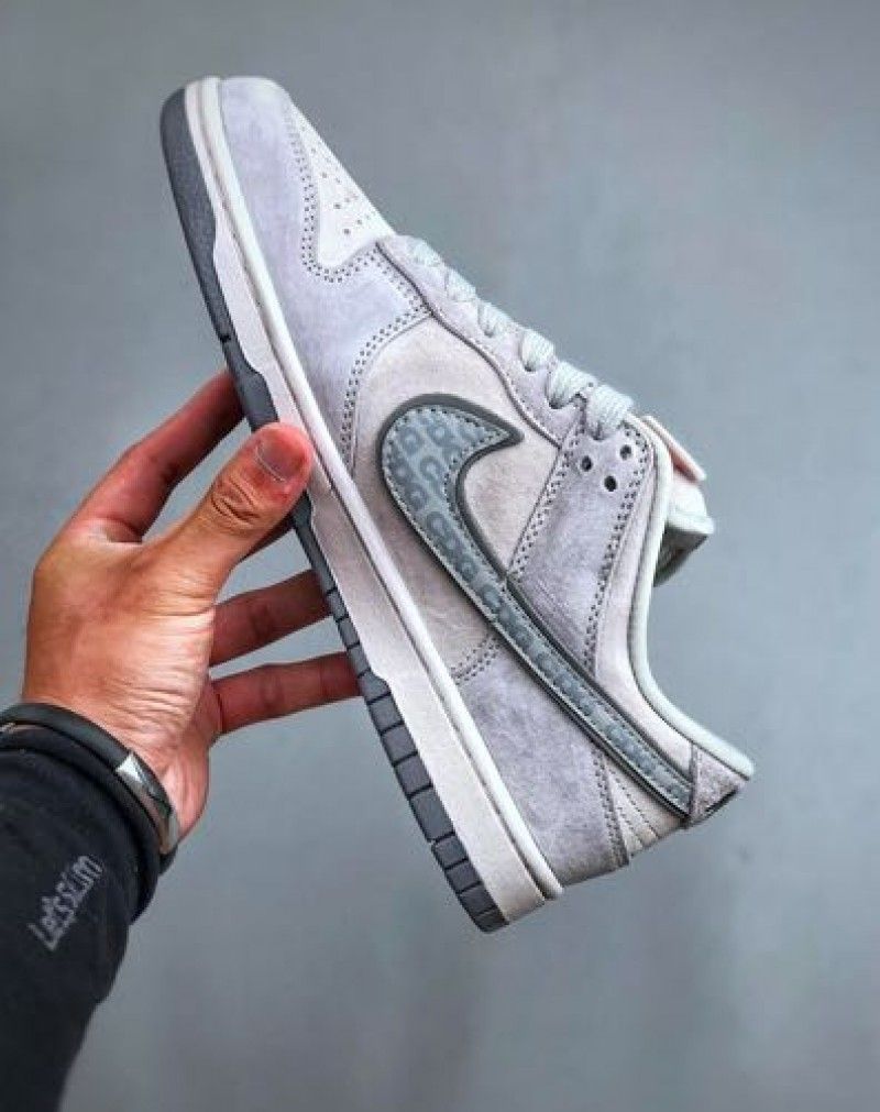Nikkee sb dunk low x the north fase