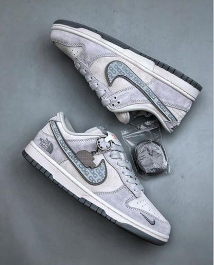 Nikkee sb dunk low x the north fase