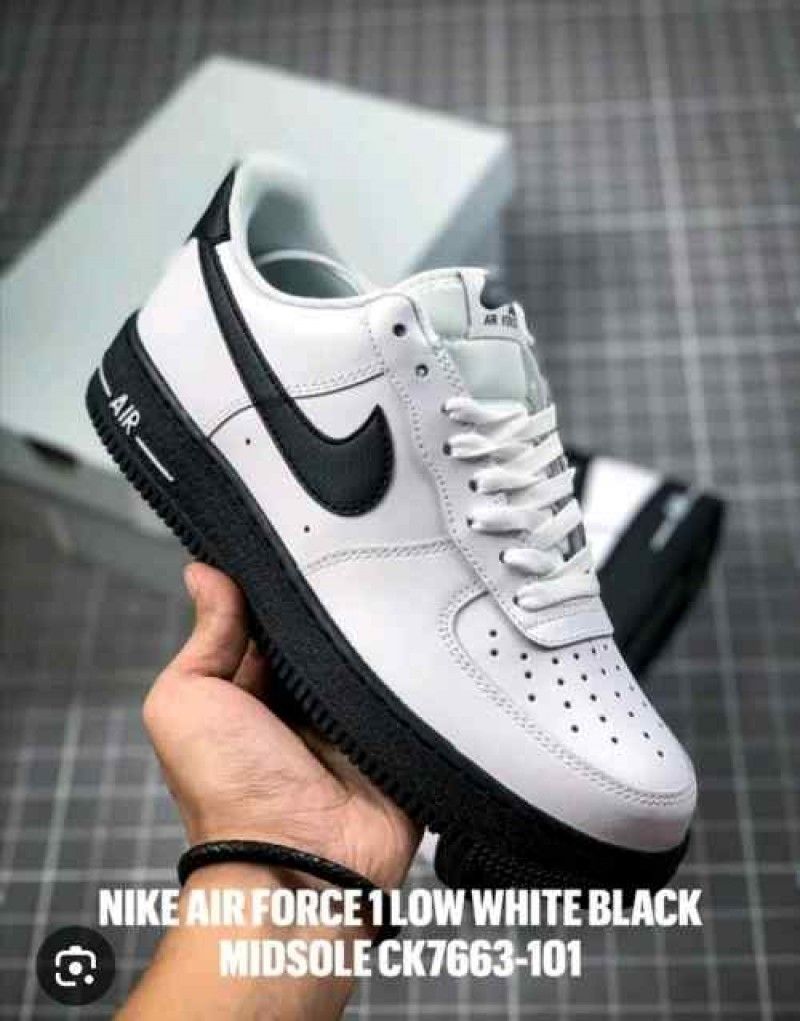 Nikkee AirForce 1 Low WHITE BLACK SOLE