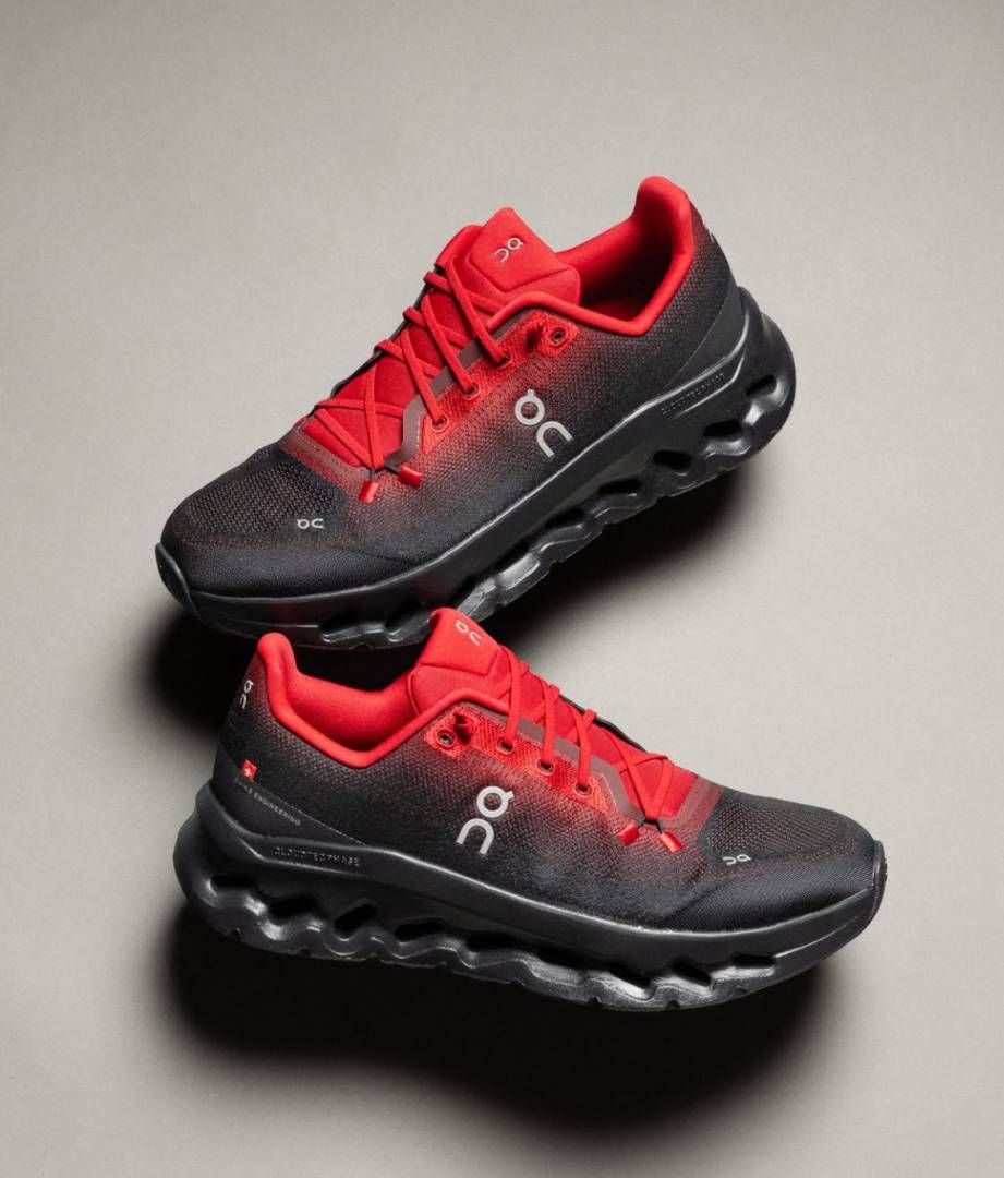 On CloudTilt Running Thundra Black red