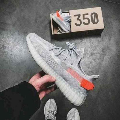 Adiddass Yeezy Boost 350 V2 Tail Light Semi UA