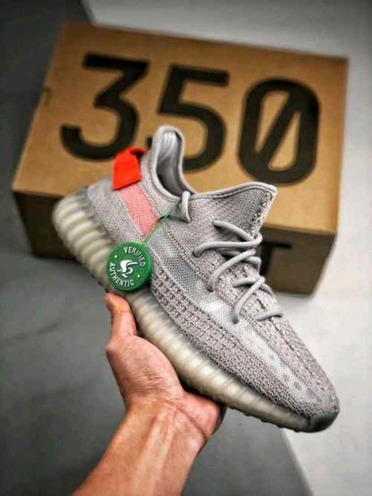 Adiddass Yeezy Boost 350 V2 Tail Light Semi UA