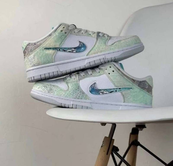 Nikke SB Dunk Low Year Of The Dragon Steam Puppet with OG BOX Fix
