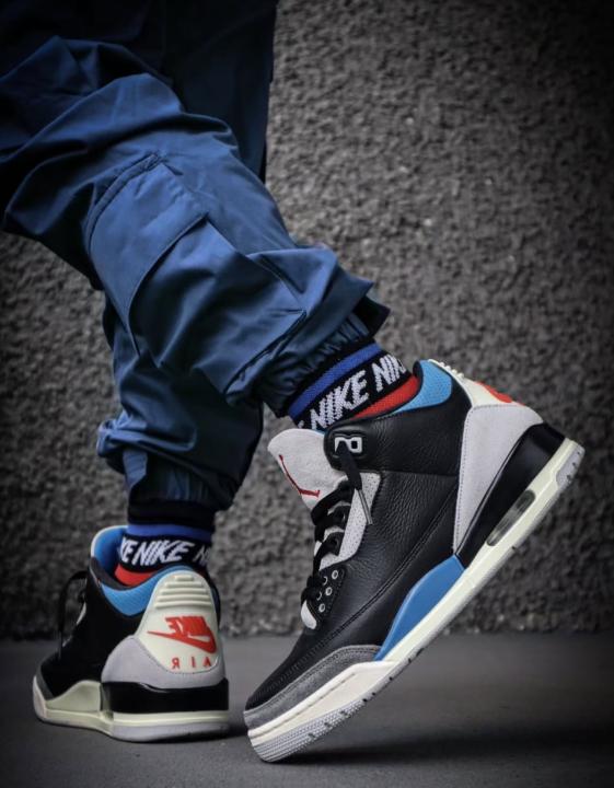 NIKK.E AIR JORDAN 3 RETRO RARE AIR