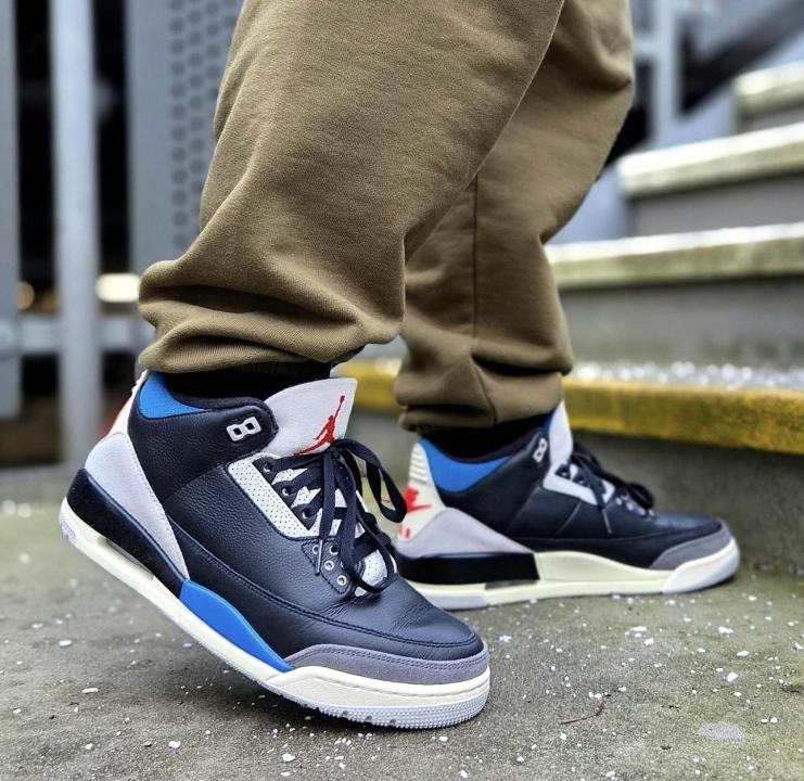 NIKK.E AIR JORDAN 3 RETRO RARE AIR