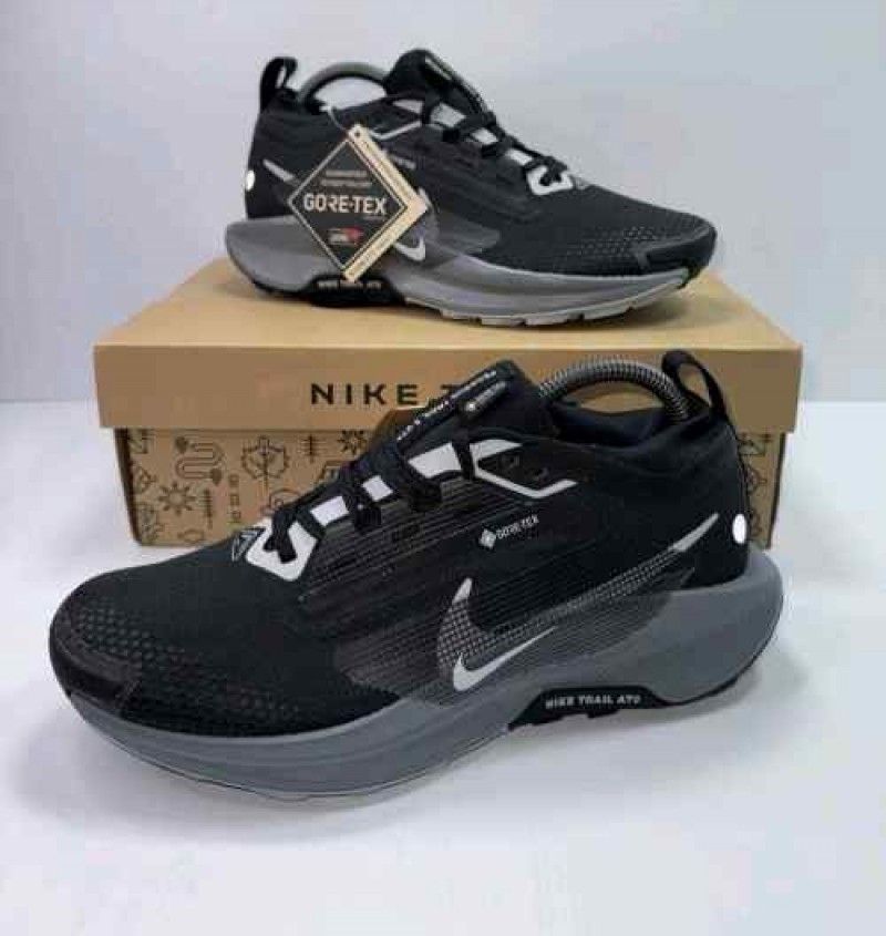 Nikkee React Pegasus Trail 5 GTX Trainer Black White