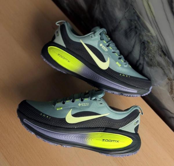 Nik.e Running Vomero 18 Gore-Tex Multi
