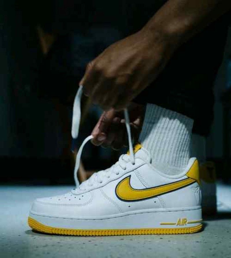 NIKKEE AIRFORCE 1 KOBE BRYANT LAKERS HOME